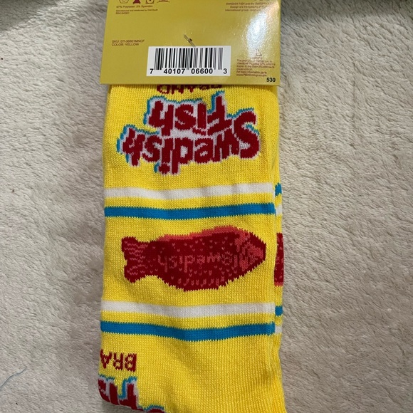 Men’s  / Unisex novelty socks Swedish Fish (Rare )!! . Fits shoe size 6-12 NWT - Picture 2 of 2